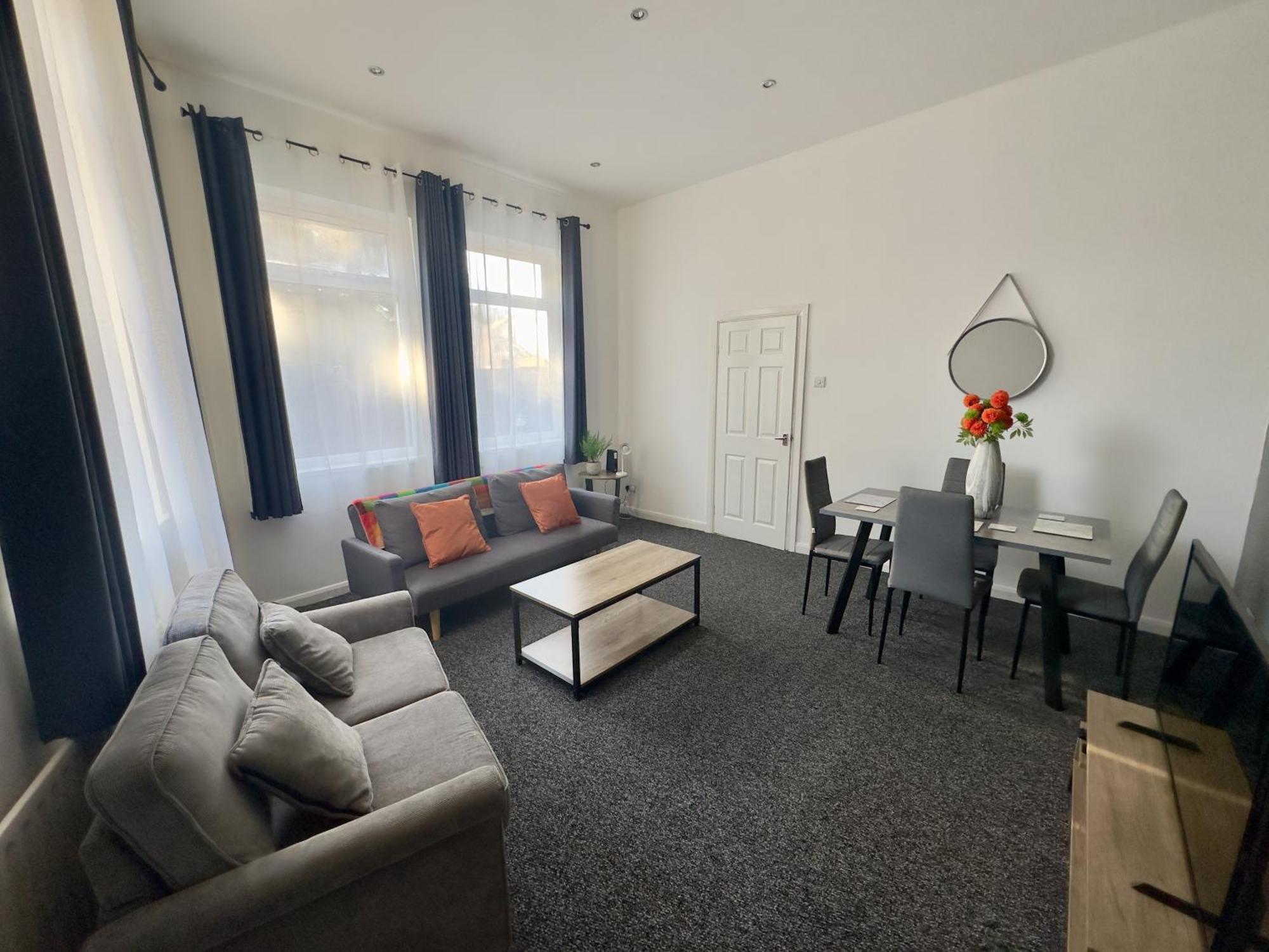 Large Ground Floor Apartment - South Shields - 3 Minutes From South Tyneside Hospital, 8 Minutes From Beach מראה חיצוני תמונה